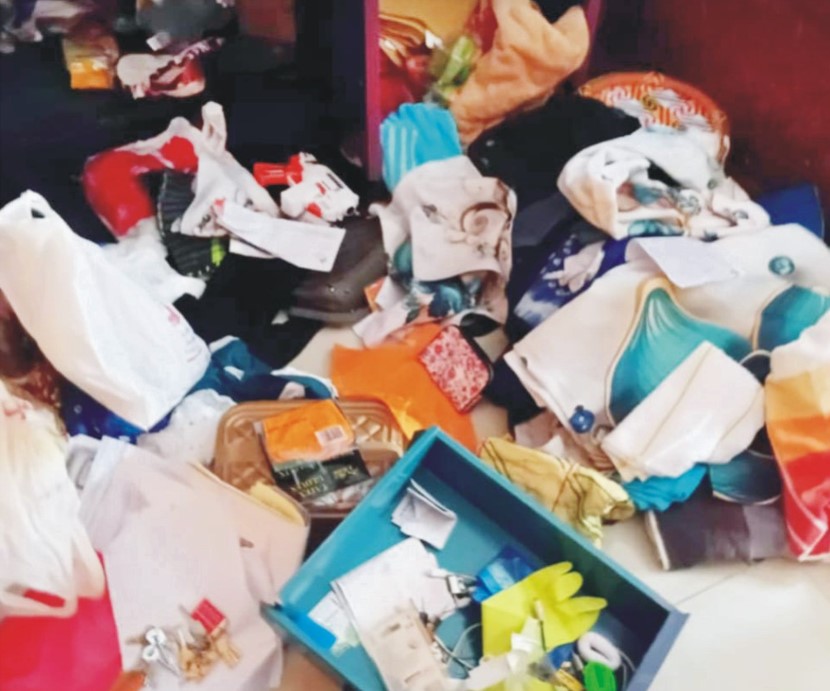   চৌদ্দগ্রামে সৌদি প্রবাসীর ঘরে  চুরি, স্বর্ণালঙ্কার ও টাকা লুট
