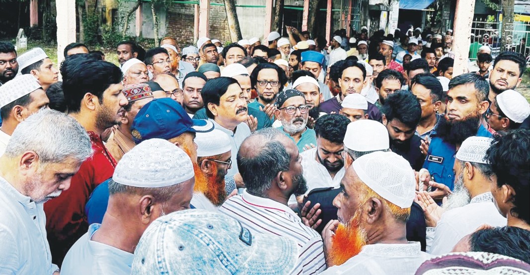  বিএনপি নেতা আনোয়ার  হোসেনের দাফন সম্পন্ন
