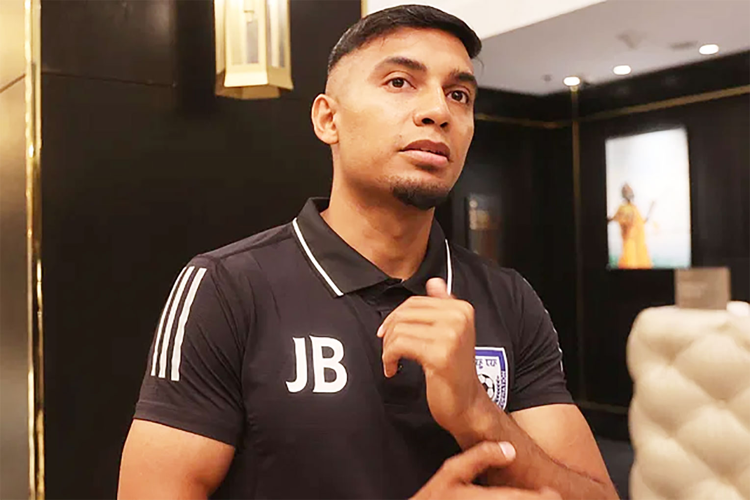  সাংবাদিকরা বসলেন ফ্লোরে, কষ্ট জামাল ভূঁইয়ার