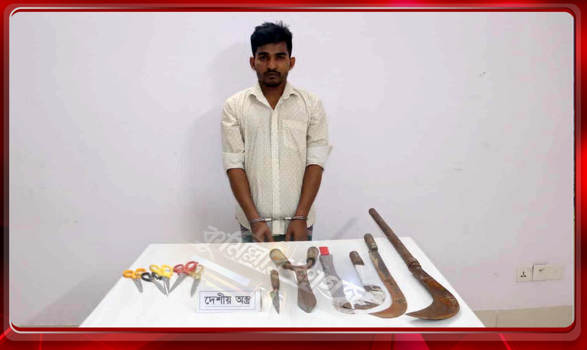 জেল থেকে ছাড়া পেয়ে এবার অস্ত্রসহ সেনাবাহিনীর হাতে গ্রেফতার কুমিল্লার তালিকাভুক্ত সন্ত্রাসী সাজ্জাদ 