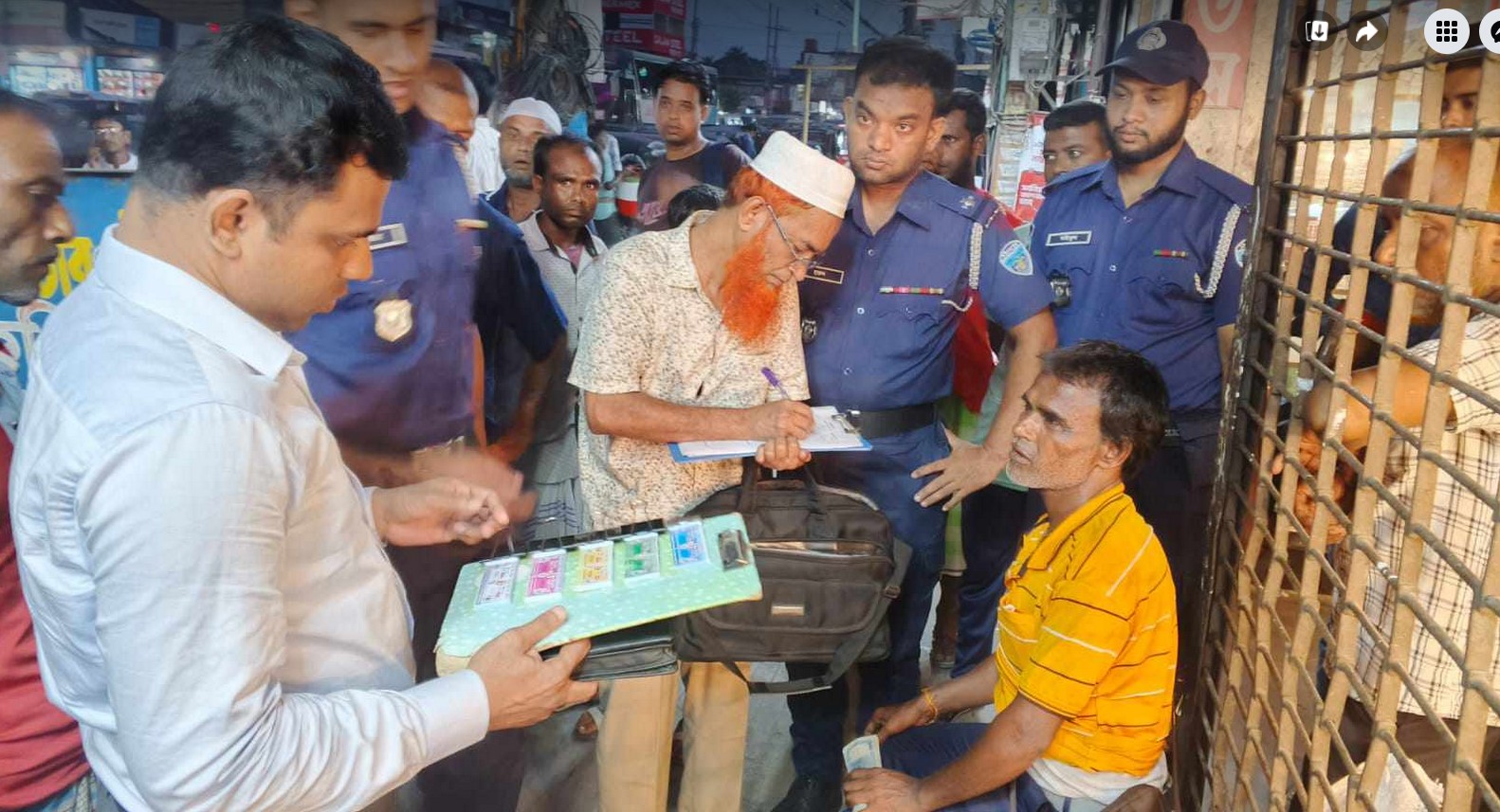 কুমিল্লায় কুটির শিল্প মেলায় আইন বহির্ভূতভাবে লটারি বিক্রি পরিমল নামে একজনকে কারাদন্ড 