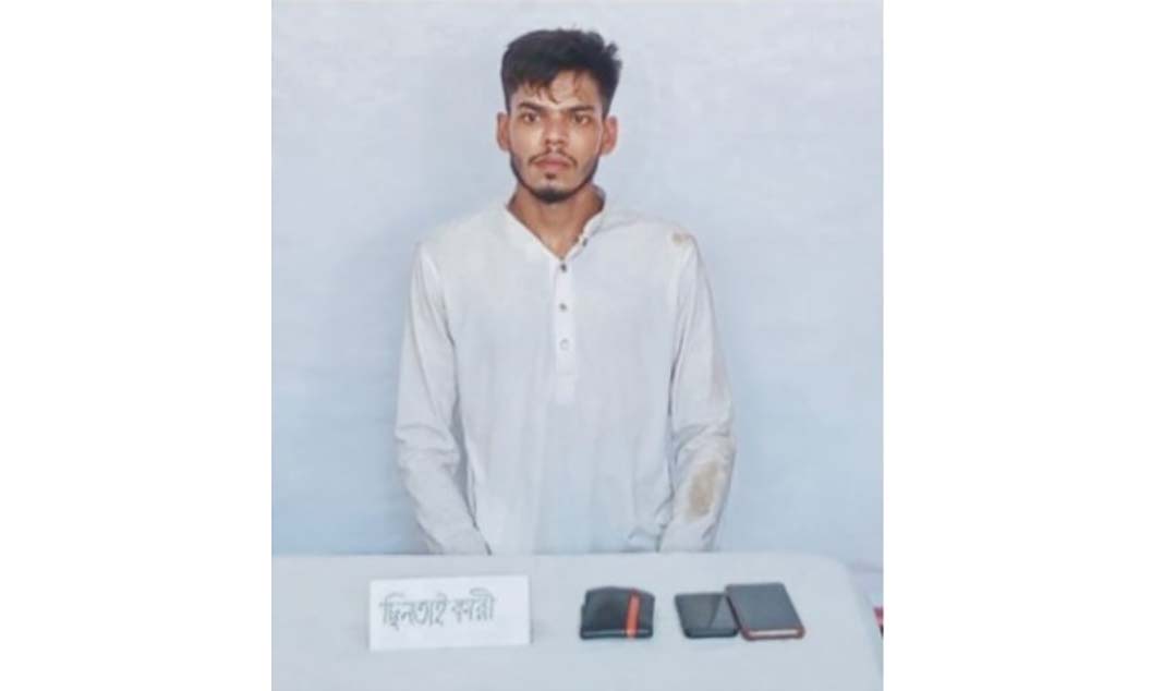   কুমিল্লায়  টাকা হাতিয়ে নিতে এসে আটক  পিকআপ ভ্যান ছিনতাইকারী 