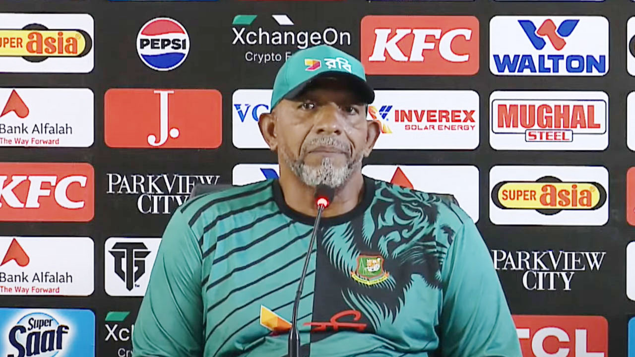  প্রথম টেস্টের উইকেট এবং কম্বিনেশন নিয়ে যা বললেন সিমন্স