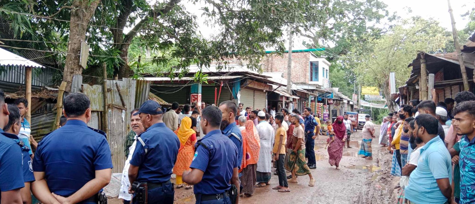  ১৫ বছর পর উচ্ছেদ অভিযান  জায়গা বুঝিয়ে দিল আদালত 