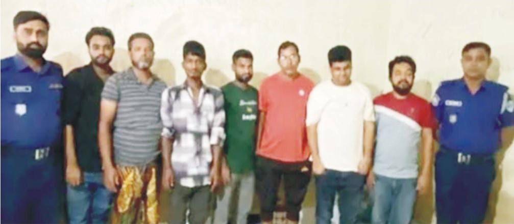  মডার্ন হাই স্কুলের শিক্ষক  প্রবীর রঞ্জনসহ গ্রেপ্তার ৭
