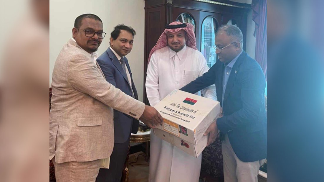কাতারের আমির ও প্রধানমন্ত্রীকে মৌসুমী ফল পাঠালেন খালেদা জিয়া