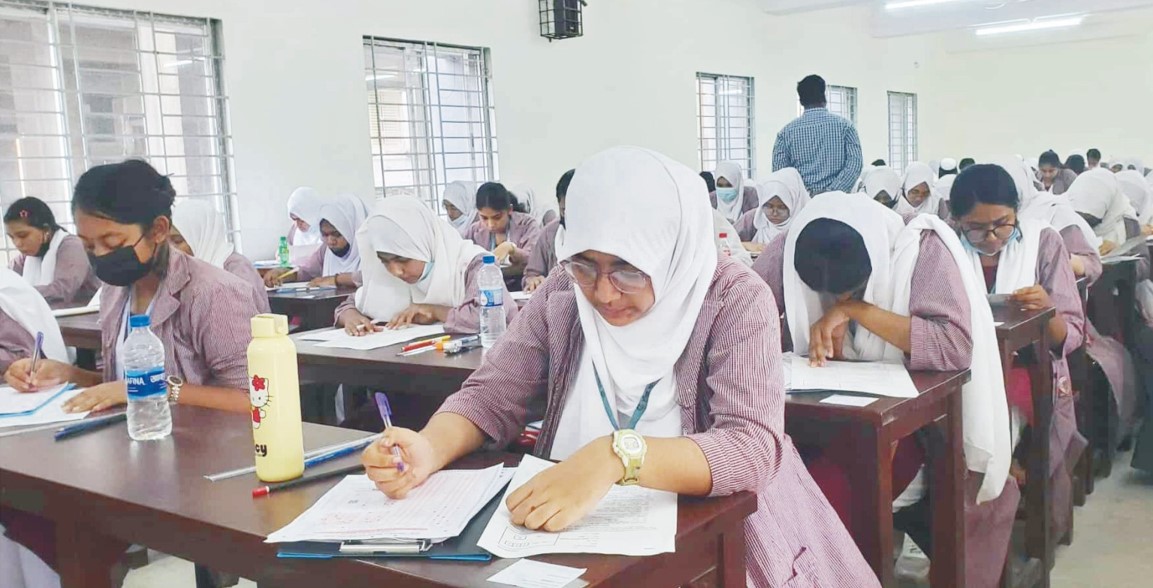 কুমিল্লা বোর্ডে অনুপস্থিত  আড়াই হাজার 