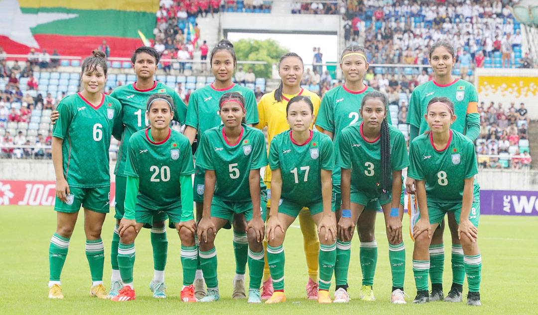  ঋতুপর্ণার প্রশংসায় পঞ্চমুখ কোচ বাটলার