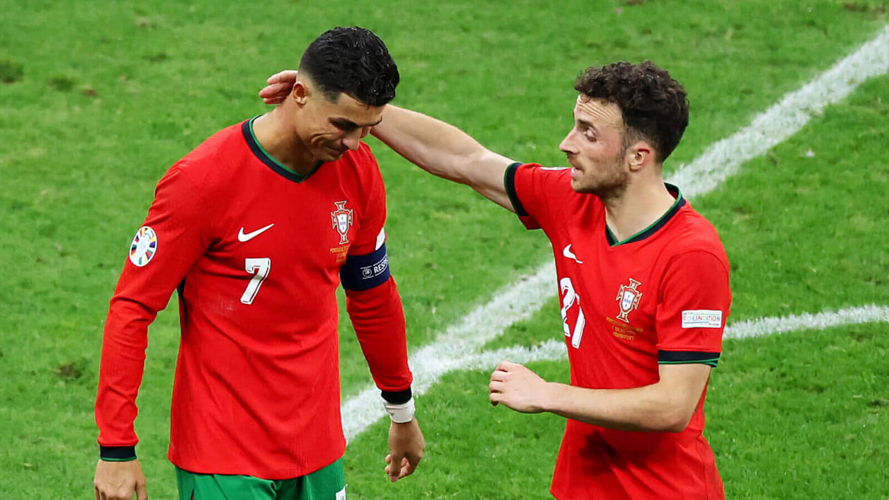 চাকা ফেটে গাড়িতে আগুন, যেভাবে মৃত্যু হয় জোতা ও তার ভাইয়ের