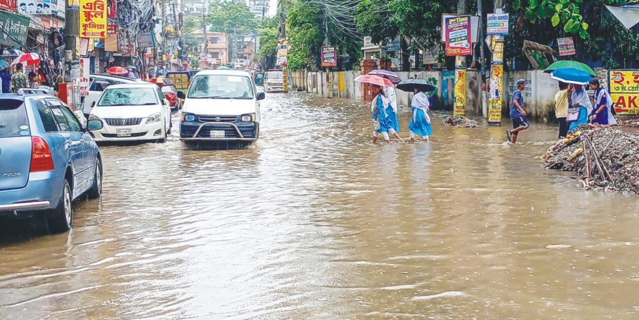 টানা বর্ষণে কুমিল্লাজুড়ে ভোগান্তি 