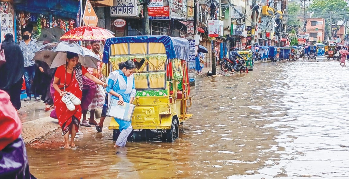 টানা বর্ষণে কুমিল্লাজুড়ে ভোগান্তি 