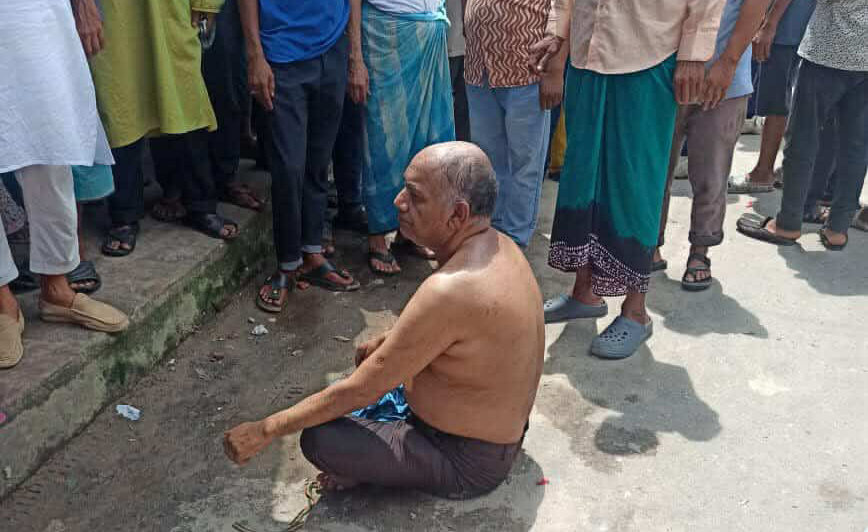 কুমিল্লায় ওয়ার্ড আ.লীগ সভাপতি আব্দুল হামিদকে মারধর করে পুলিশে সোপর্দ 