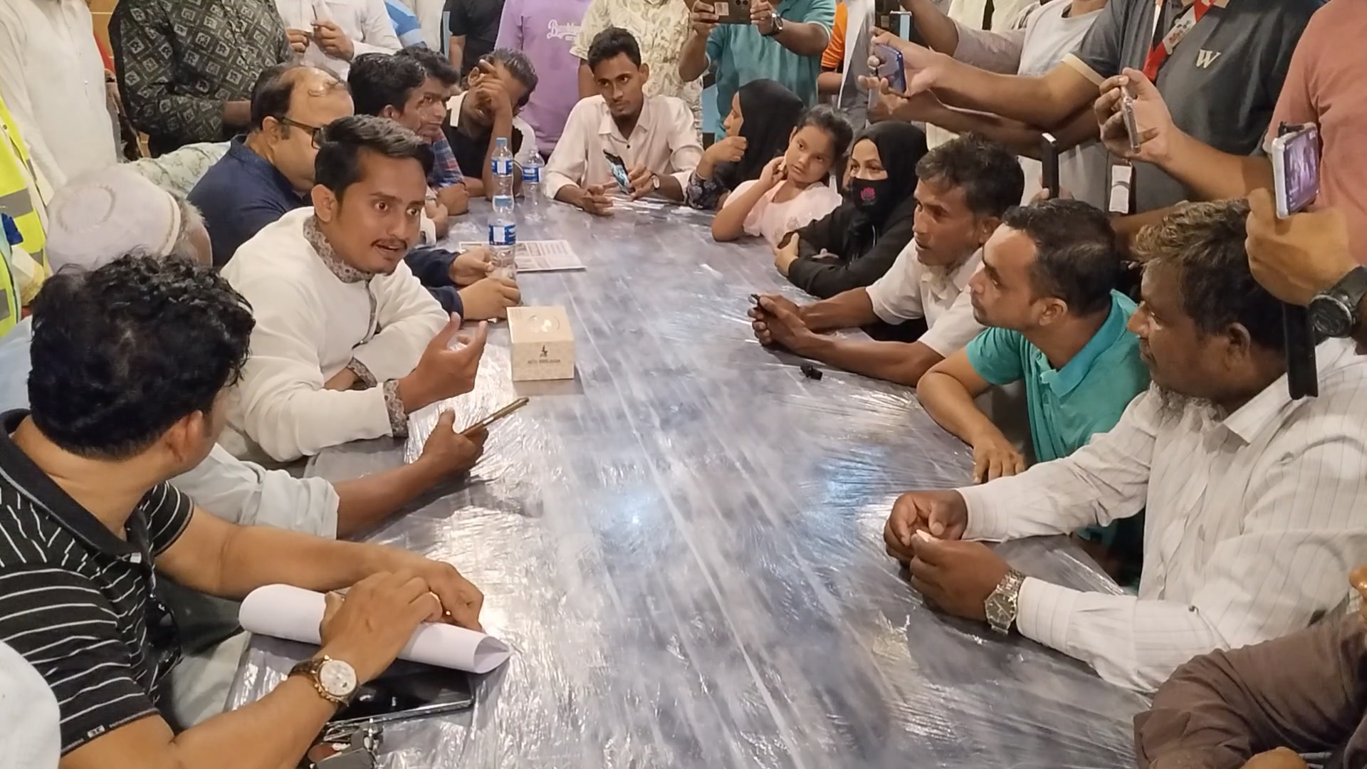 কুমিল্লায় ৩০ শহীদ পরিবারের সাথে দেখা করলেন হাসনাত-সারজিস  