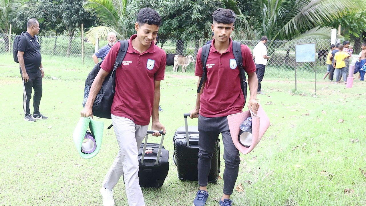   ট্রায়ালের ১৬ ফুটবলার যুব সাফের ক্যাম্পে