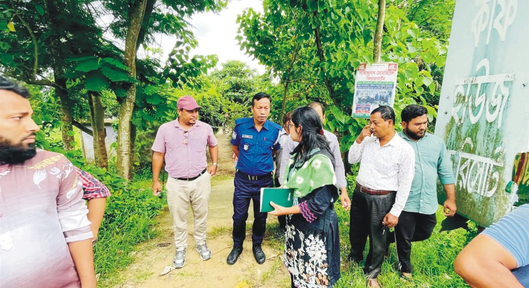 গোমতীর পাড়ে শতাধিক স্থাপনায় অবৈধ বিদ্যুৎ সংযোগ বিচ্ছিন্ন