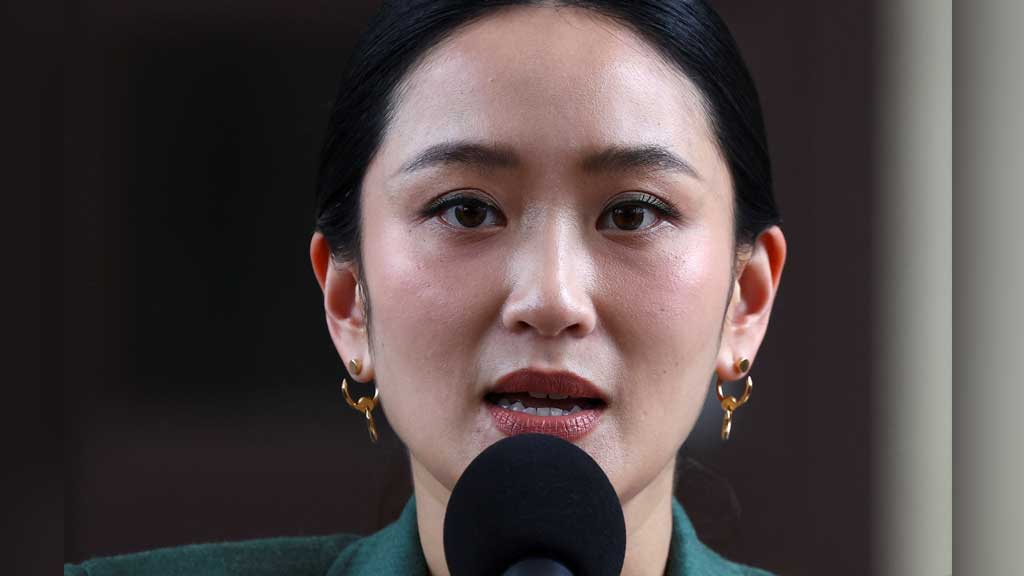 ক্ষমতাচ্যুত  থাইল্যান্ডের  প্রধানমন্ত্রী