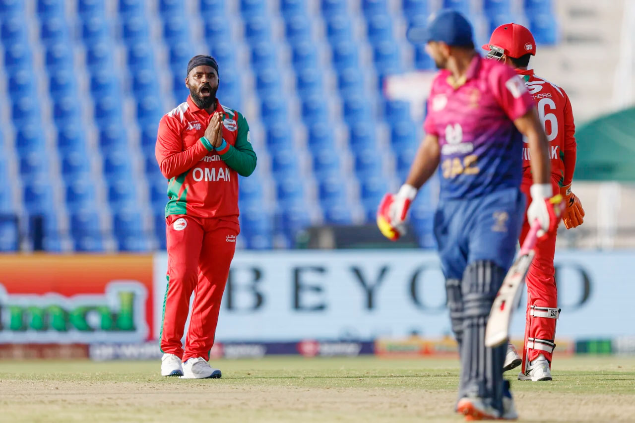  ওয়াসিমের রেকর্ডের ম্যাচে আরব আমিরাতের বড় জয়