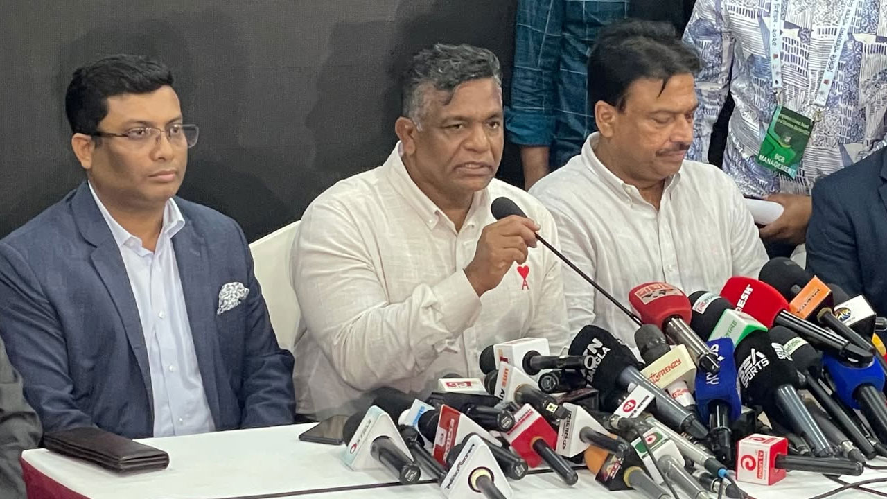 বিনা প্রতিদ্বন্দ্বিতায় বিসিবি সভাপতি বুলবুল