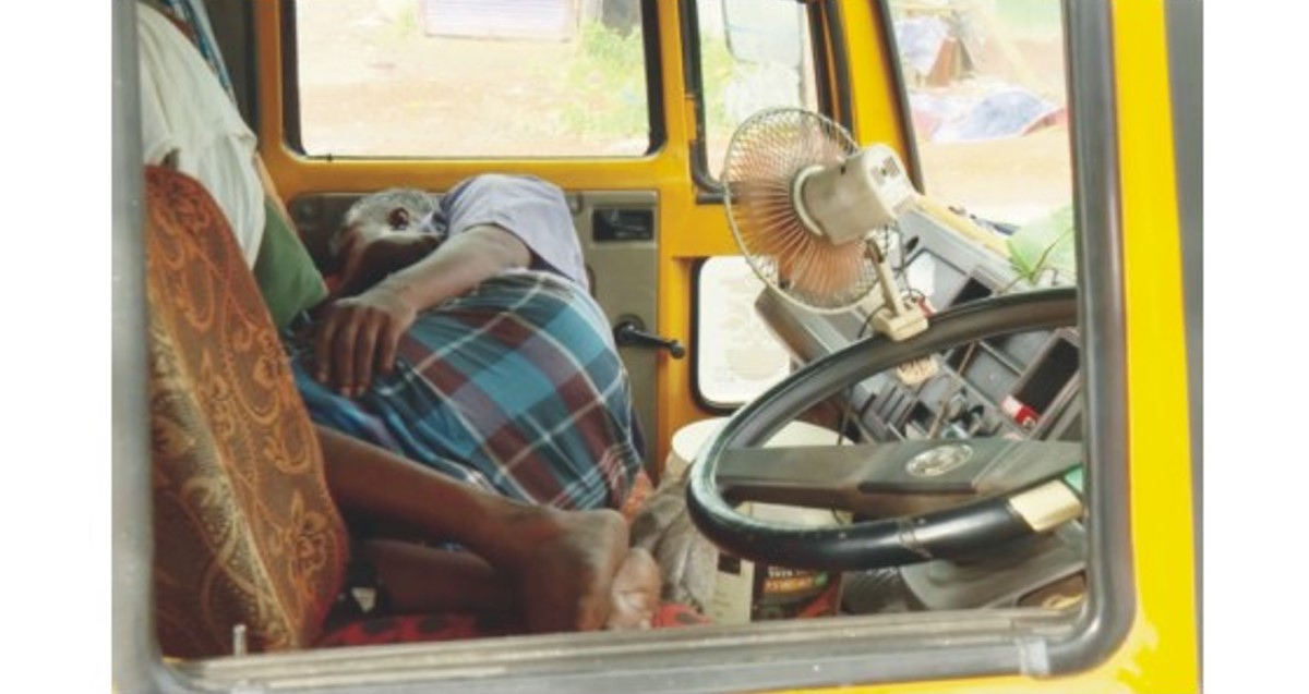  নিদ্রাভাব নিয়ে ডাকাত আতঙ্কে ক্লান্ত চালক