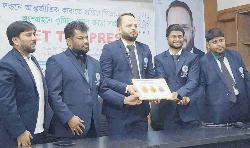   লন্ডনে আন্তর্জাতিক কারাতে প্রতিযোগিতায় অংশ নিচ্ছেন কুমিল্লার মাহিন, ম্যানেজার কামাল  