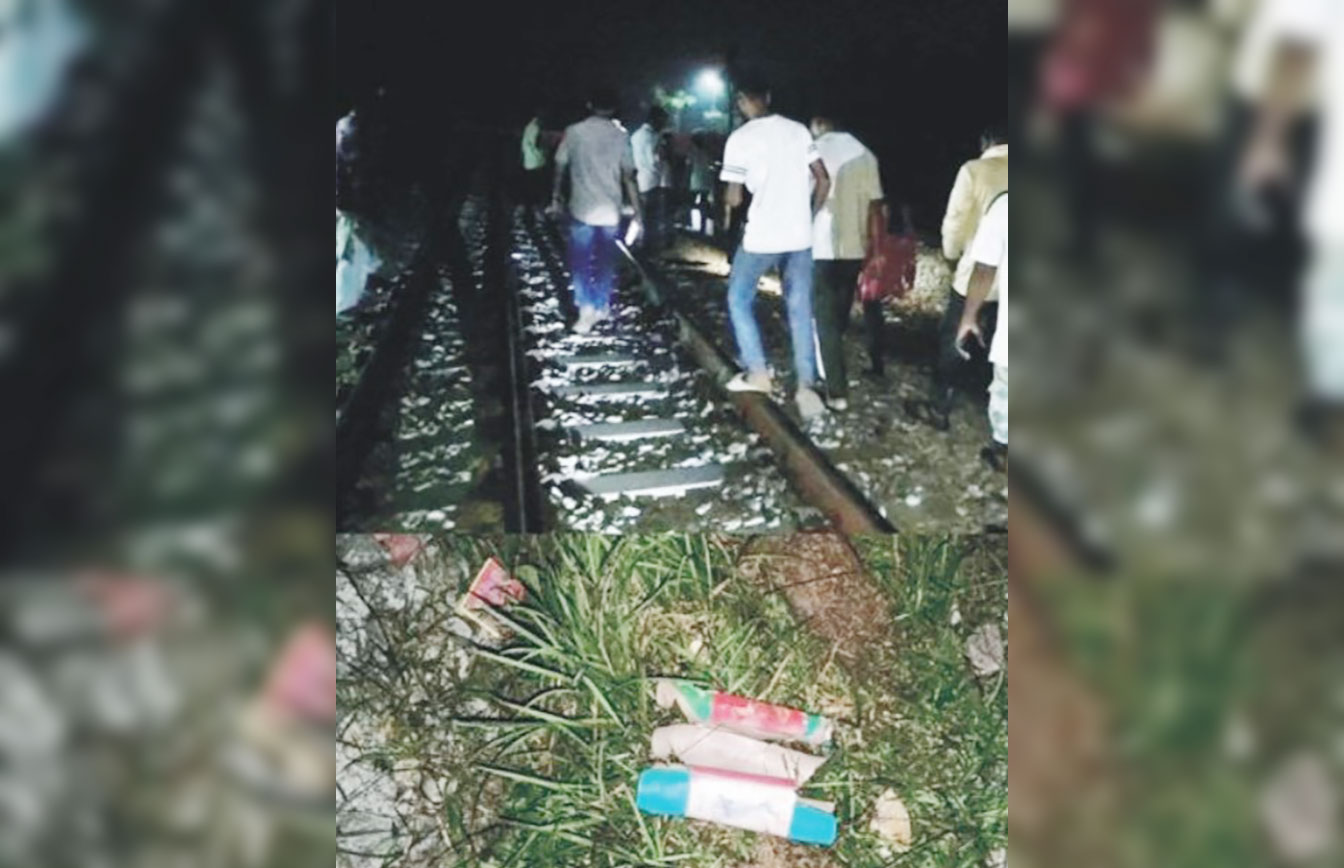   বুড়িচংয়ে ট্রেনের নিচে বস্তাভর্তি আতশবাজি বিস্ফোরণ