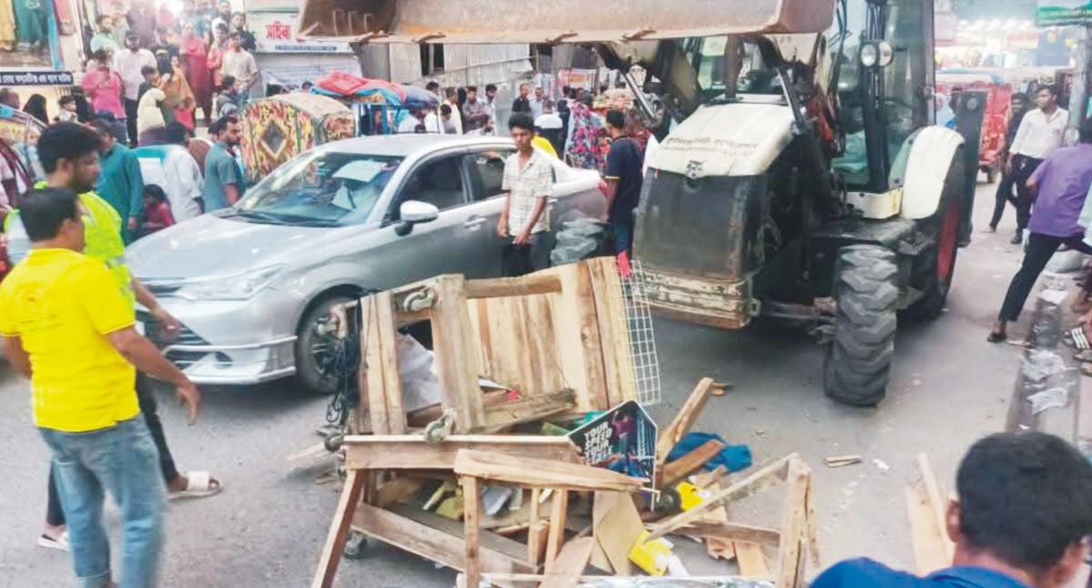  কুমিল্লা নগরীতে  উচ্ছেদ অভিযান