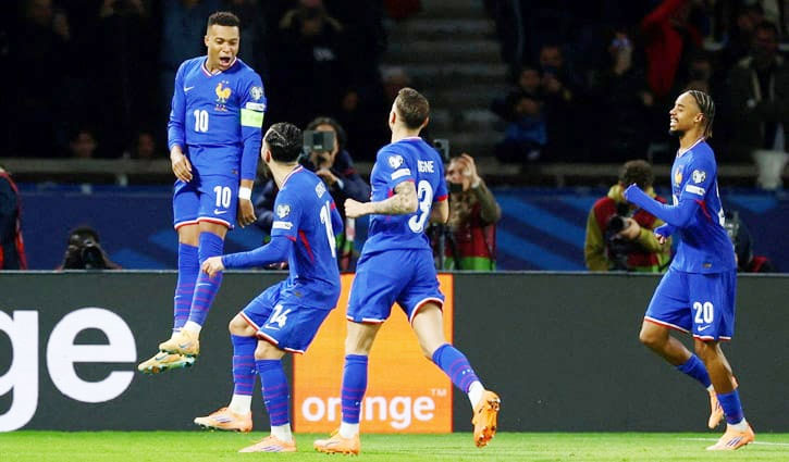  এমবাপ্পের জোড়া গোলে বিশ্বকাপে ফ্রান্স