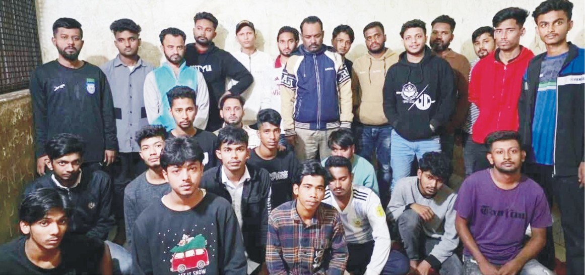  কুমিল্লায় পুলিশের  অভিযানে৪৪ জন আটক