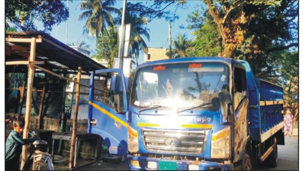 মহাসড়কের চান্দিনা ও চৌদ্দগ্রামে পৃথক  দুই ছিনতাইয়ের ঘটনায় ২১ গরু লুট