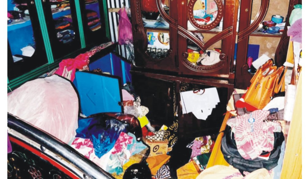   চান্দিনায় প্রবাসীর  বাড়িতে দুর্ধর্ষ  ডাকাতি 