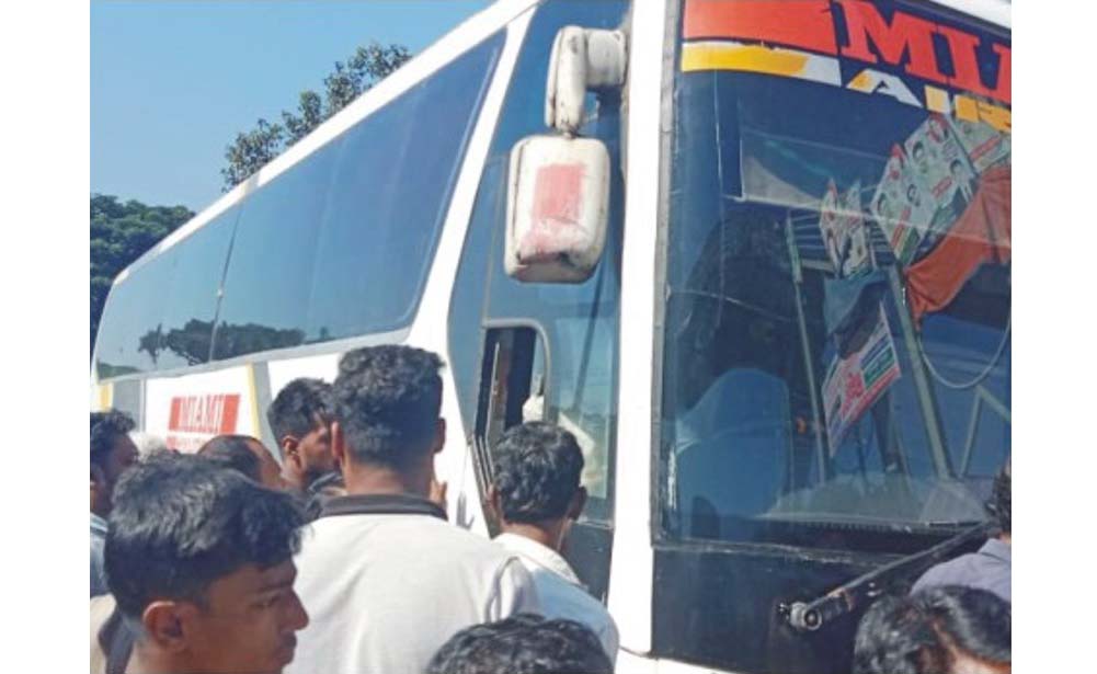  চান্দিনায় বাসের  ধাক্কায় ড্রামট্রাক  চালকের মৃত্যু