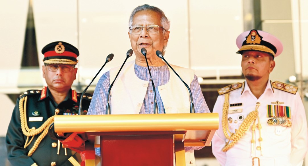  উৎসবমুখর নির্বাচন করতে সশস্ত্র বাহিনীর  সহায়তা চাইলেন প্রধান উপদেষ্টা