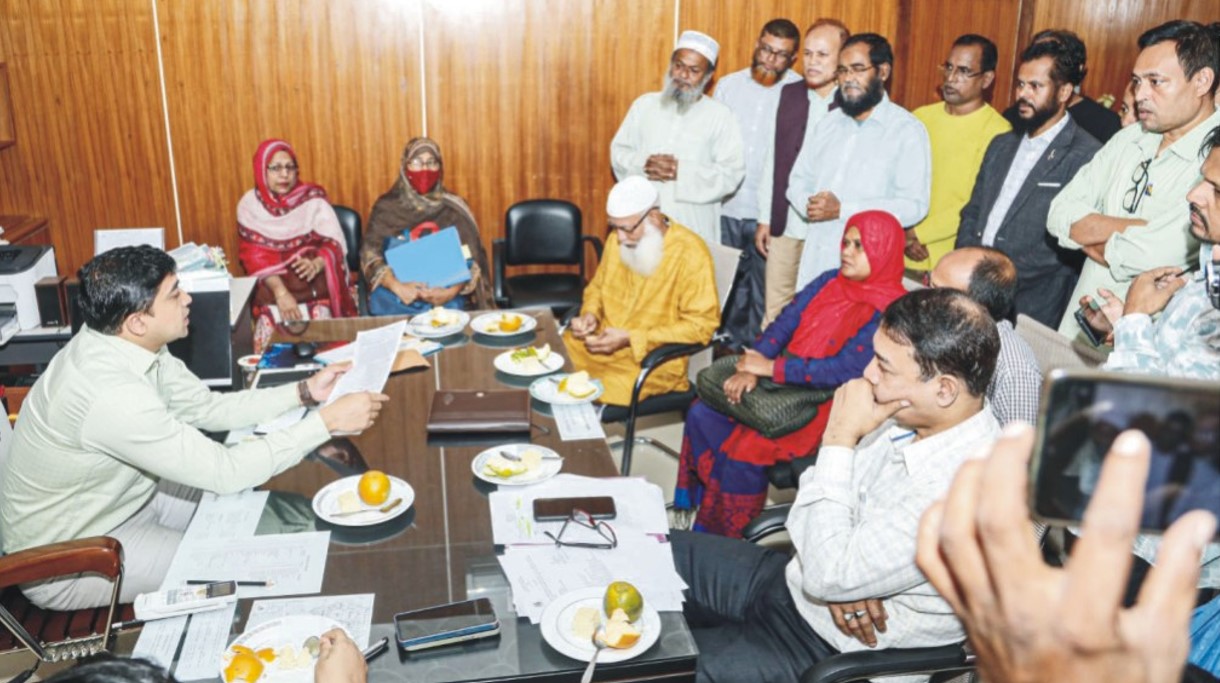  কুমিল্লায় প্রধান শিক্ষকের বিরুদ্ধে  দুর্নীতি ও অনিয়মের অভিযোগ