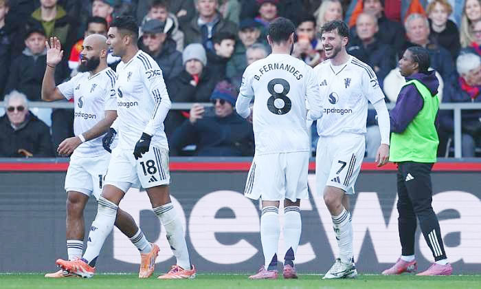 হাফটাইমে পিছিয়ে থাকা ম্যানইউ জয়ে ফিরল