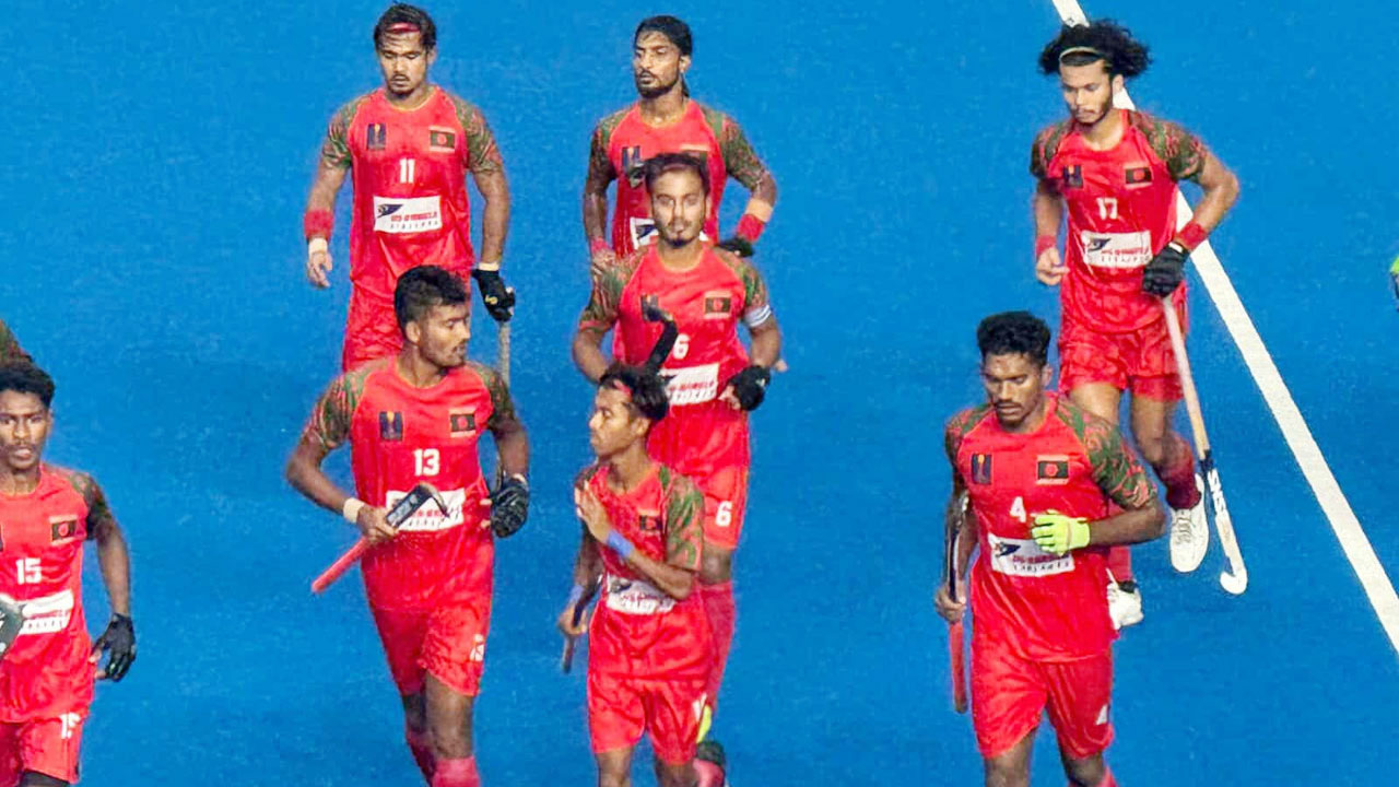 দুর্দান্ত লড়াইয়ের পর ফ্রান্সের কাছে ৩-২ গোলে হারল বাংলাদেশ