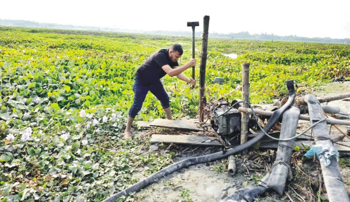  দুই দিনে ১৬ ড্রেজার ও ৪০  হাজার ফুট পাইপ ধ্বংস