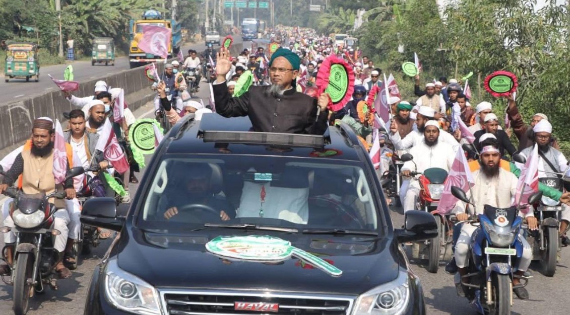 কুমিল্লা -৯ আসনে হাতপাখা প্রার্থীর মোটরসাইকেল শোডাউন 