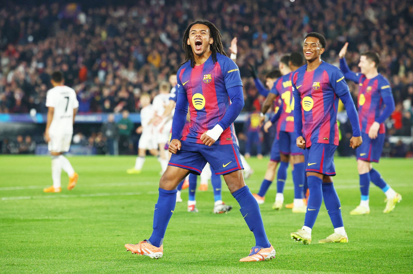 দারুণ জয়ে জ্বলল বার্সার আশার বাতিঘর