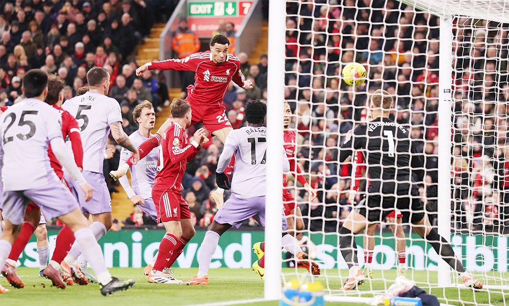  মাঠে ফিরেই সালাহ’র রেকর্ড, জিতল লিভারপুল-আর্সেনাল-চেলসি