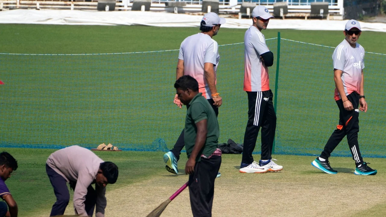 শাস্তি এড়াল ইডেনের পিচ