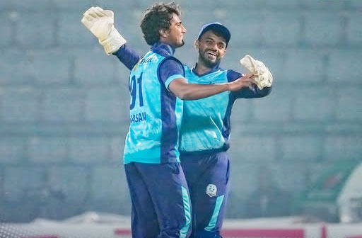 রংপুরকে হারিয়ে বিপিএলে প্রথম জয় নোয়াখালী এক্সপ্রেসের