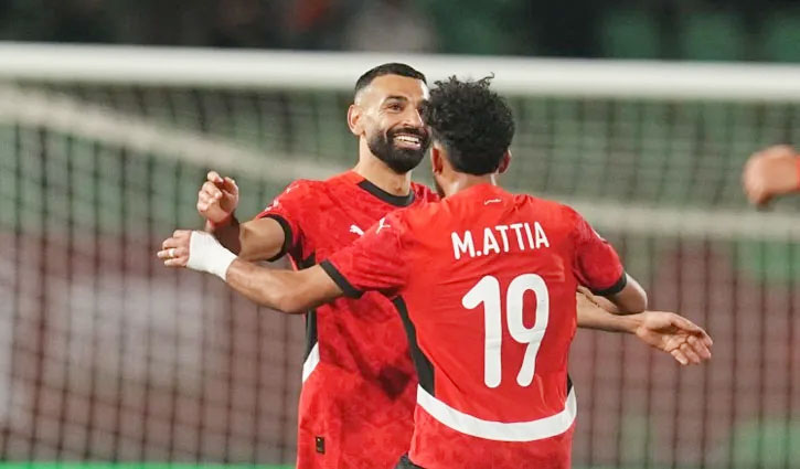 সালাহর আলোয় সেমিফাইনালে মিসর