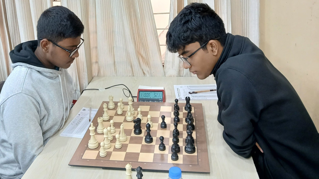 রেটিং দাবায় চ্যাম্পিয়ন নীড়