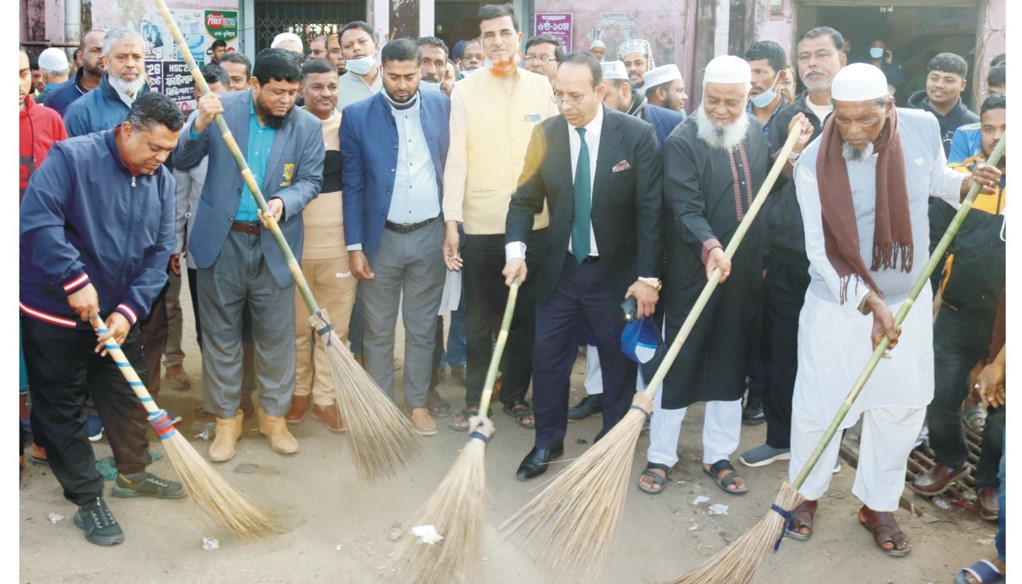 নগরীকে পরিস্কার পরিচ্ছন্ন রাখতে সবাইকে এগিয়ে আসতে হবে -কুসিক প্রশাসক মো. শাহ আলম