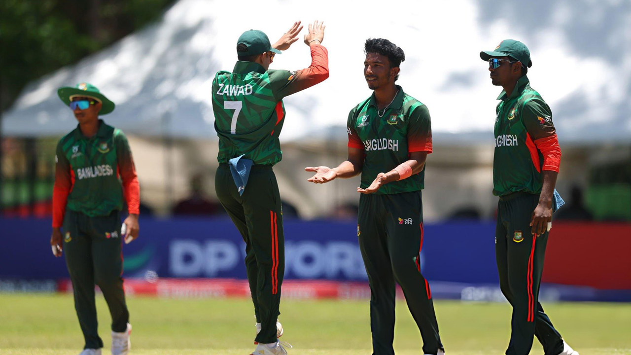 সহজ জয়ে বিশ্বকাপের সুপার সিক্সে যুবারা