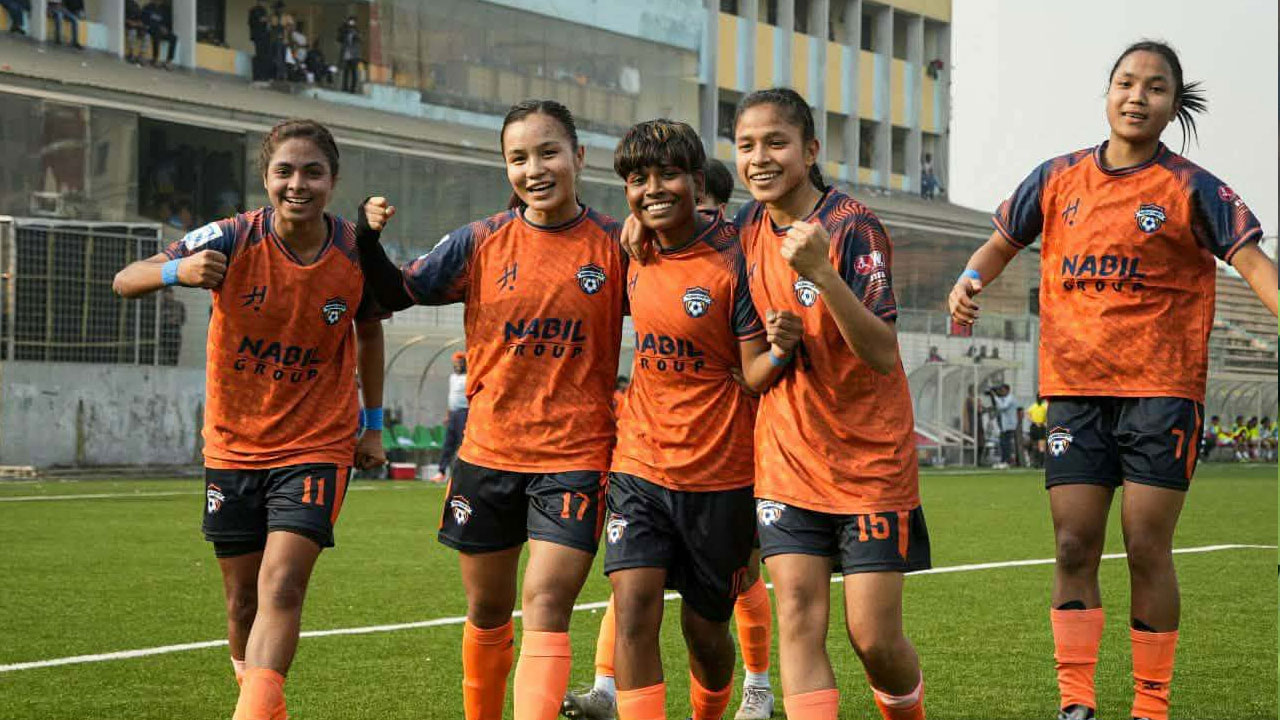 ফরাশগঞ্জকে হারিয়ে শিরোপার আরও কাছে ঋতুপর্ণারা