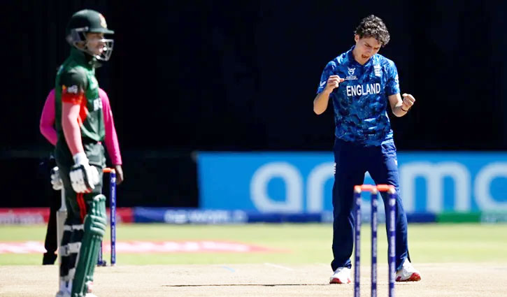 ইংল্যান্ডের কাছে হেরে বিশ্বকাপ থেকে বিদায় বাংলাদেশের