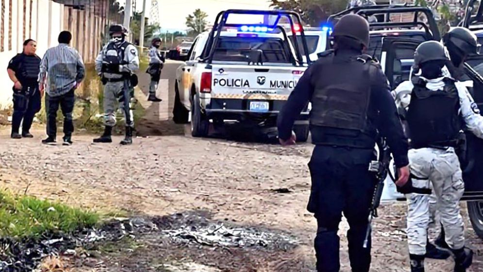 মাঠে অস্ত্রধারীদের হামলায় নিহত ১১ জন, আহত ১২