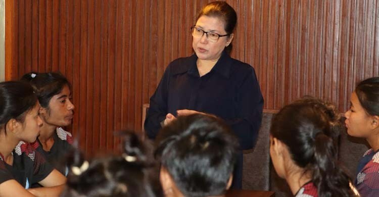 অর্পিতাদের উদ্বুদ্ধ করতে পোখারায় কিরণ