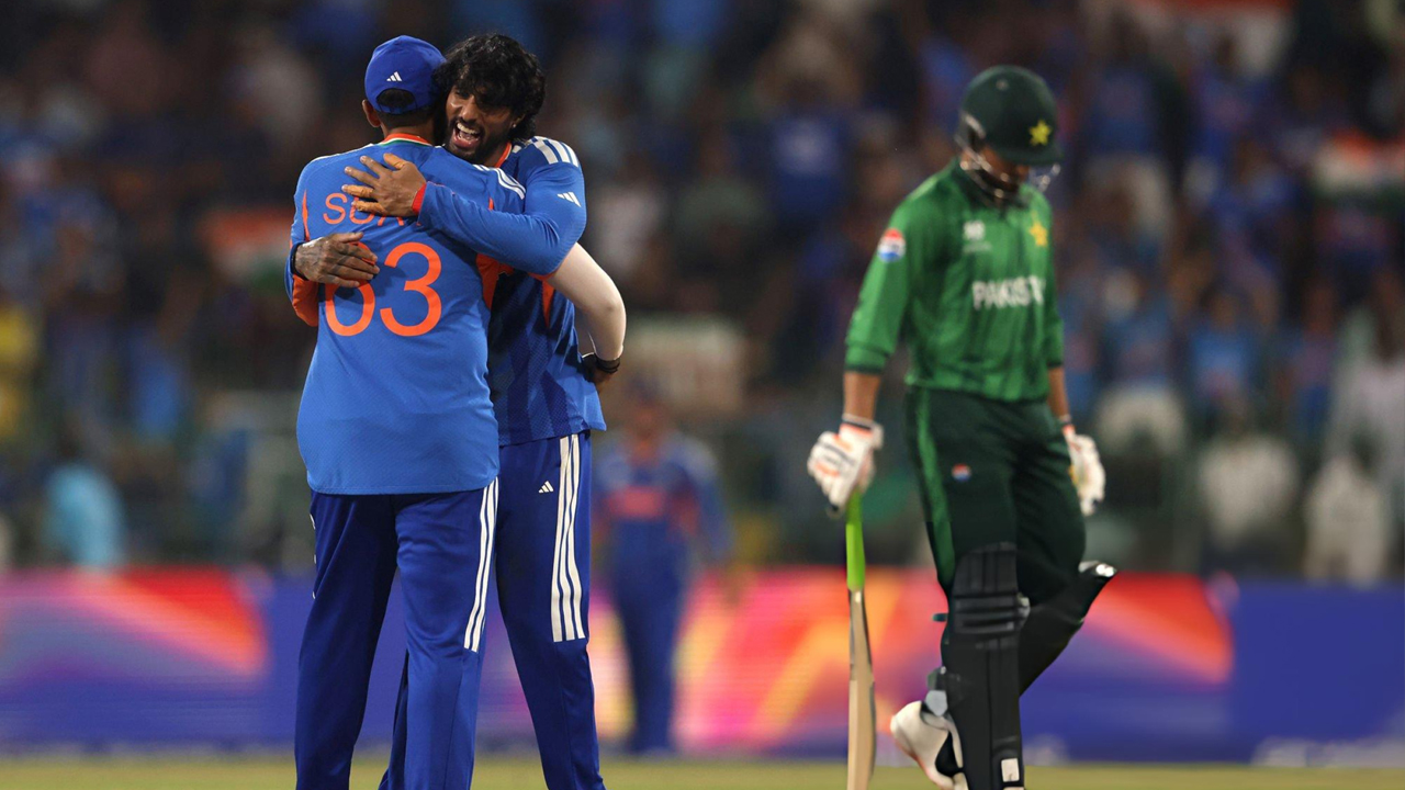 পাকিস্তানকে উড়িয়ে সুপার এইটে ভারত